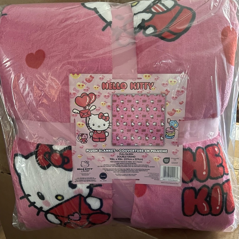Hello Kitty Cupid Heart Bow & Arrow Blanket Full/Queen Plush 90 x 90 NWT